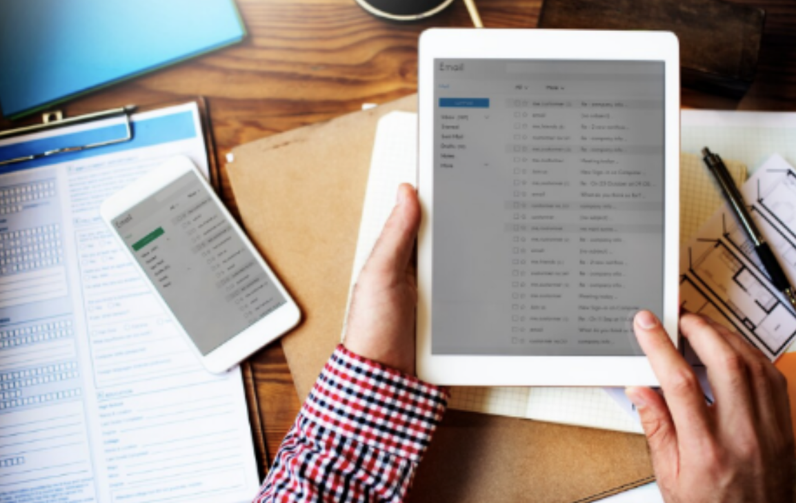 Cele mai multe persoane folosesc fișierele PDF pentru a stoca documente importante, de la rapoarte oficiale, la materiale de studiu sau chiar scanări