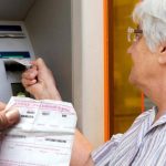 Noua regulă lovește direct în Pilonul II: Cât poți scoate din banii de pensie