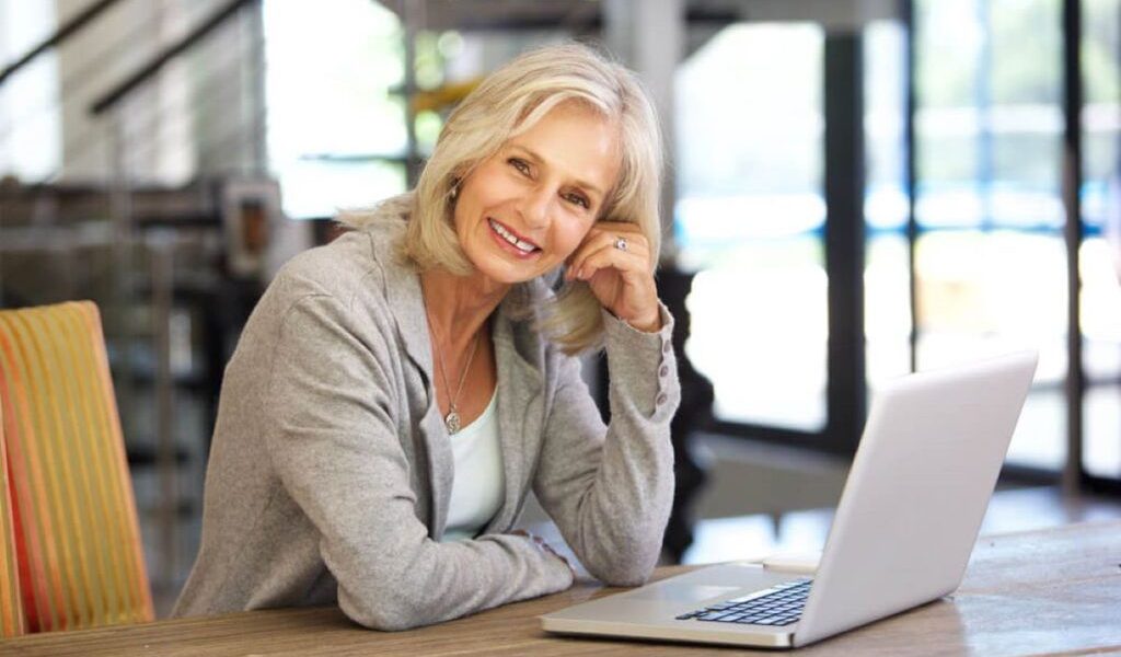 pensionari-care-lucreza-1024x683.jpg - StiriAlese