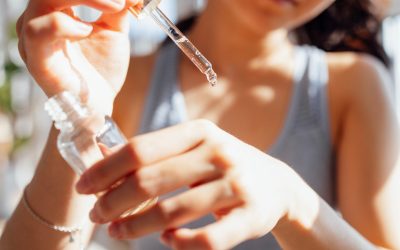 Peptidele, noul elixir al tinereții? Promisiuni mari, și riscuri neștiute