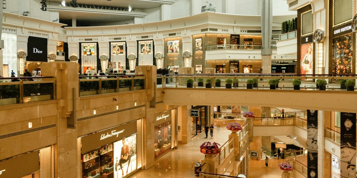 Mall-ul UNIC deschis de Paște: Unde poți merge la cumpărături în România