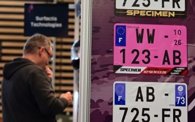 Roz pe șosele: Ce ascund plăcuțele de înmatriculare din 2026 în Europa