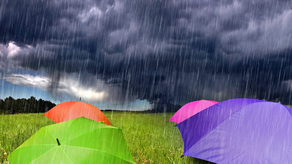 Vremea se strică: ANM a emis cod galben de ploi torențiale. Cum va fi în București?