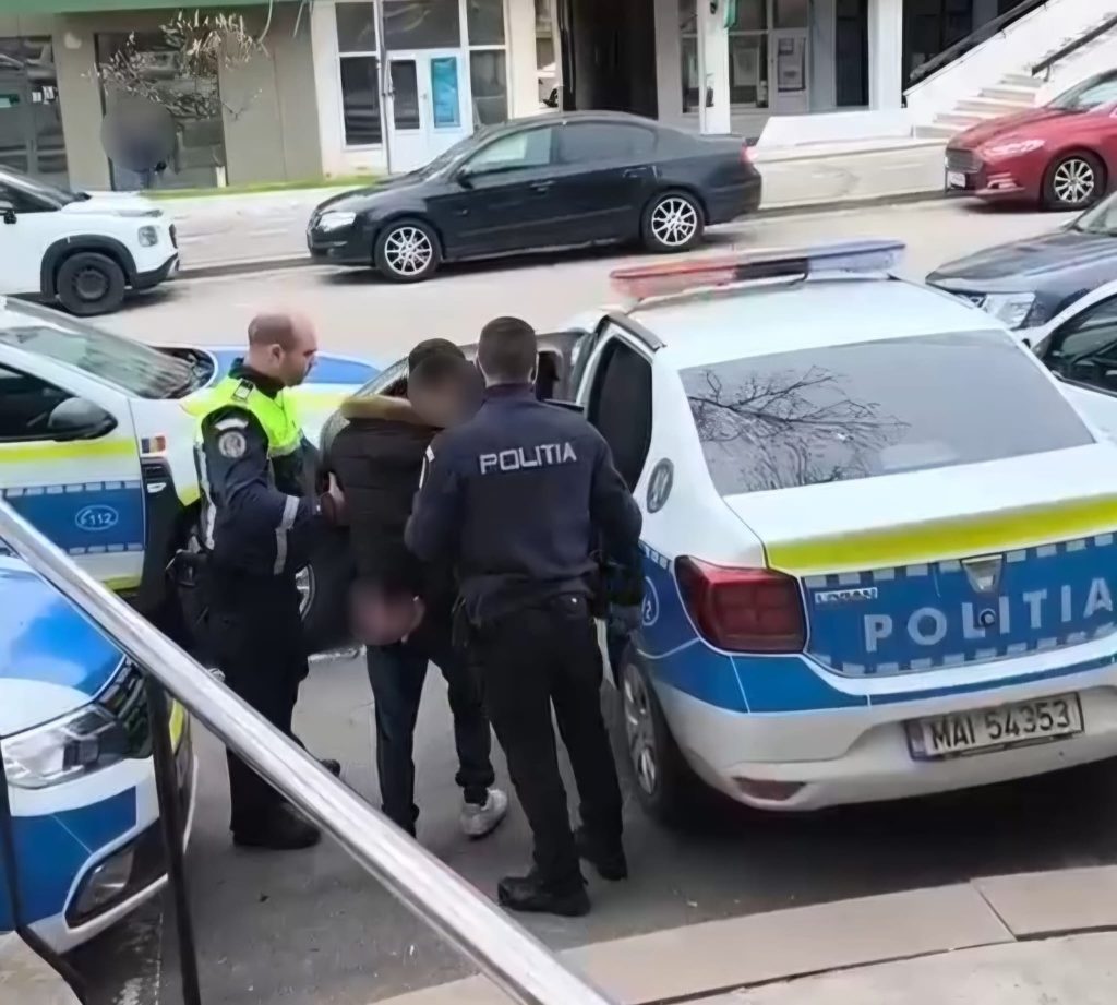 Tânăr violent în București: Pumn în față pentru un polițist, după o cerere