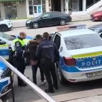 Tânăr violent în București: Pumn în față pentru un polițist, după o cerere