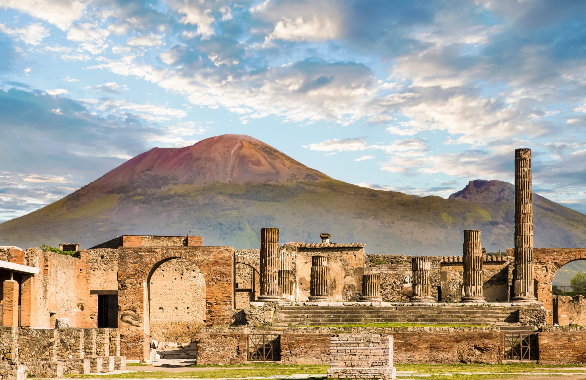 Primele rezultate ale cartografierii digitale complete a sitului arheologic Pompeii După opt luni de muncă intensivă, specialiștii au finalizat prima cartografiere detaliată a sitului arheologic Pompeii, o realizare care aduce o valoare importantă în conservarea și restaurarea orașului antic