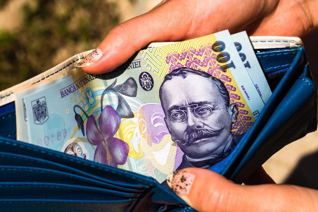 Ministerul Finanțelor va lansa în perioada 6 aprilie – 8 mai o nouă ediție a titlurilor de stat Tezaur, cu dobânzi semnificativ mai atractive comparativ cu cele oferite de băncile comerciale pentru depozite