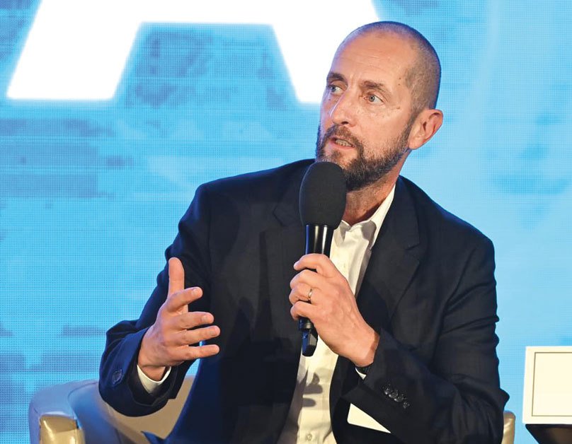 Dragoș Damian, CEO al Groupe Societe Generale România, a participat recent la un exercițiu final în cadrul programului MBA, o probă obișnuită pentru absolvenți