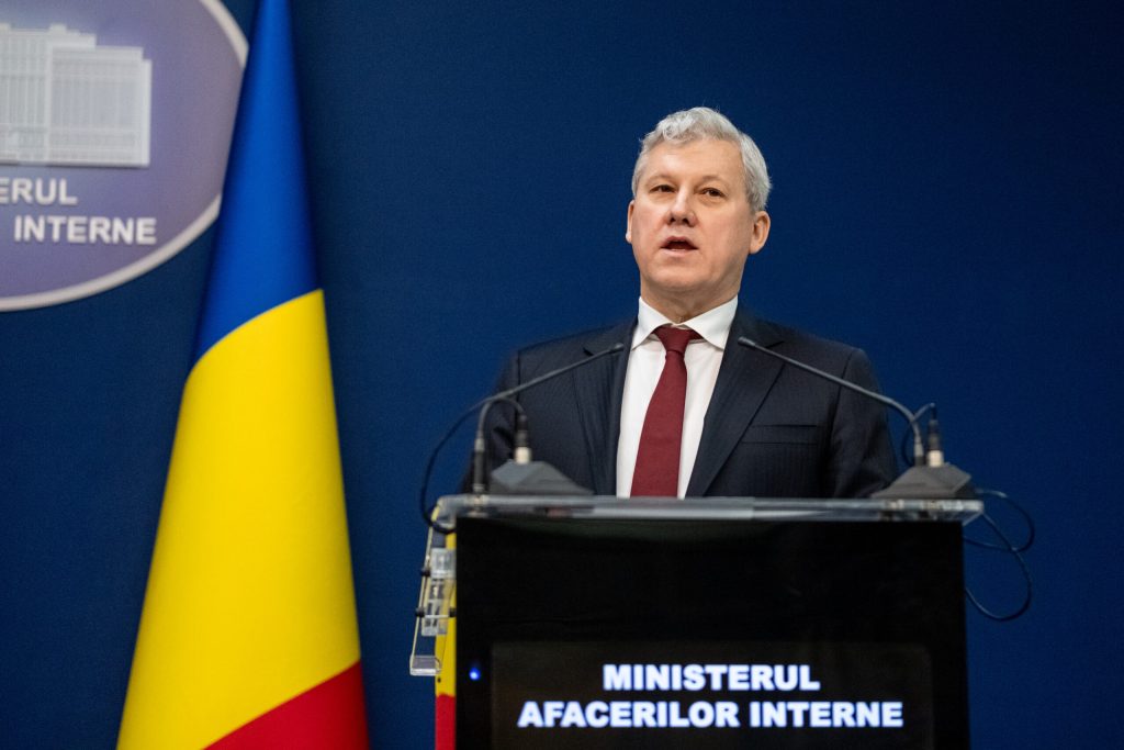 Ministrul Afacerilor Interne, Cătălin Predoiu, a transmis un mesaj de mulțumire vameșilor pentru integritatea de care au dat dovadă, refuzând o sumă de bani oferită pentru a evita aplicarea legii