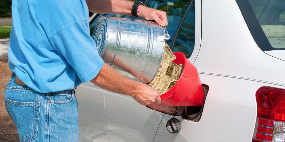 Este mai rentabil să conduci pe benzină sau motorină în contextul actual