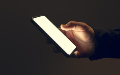 Primăria din România, cu 10 angajați, plătește 38 de abonamente de telefonie