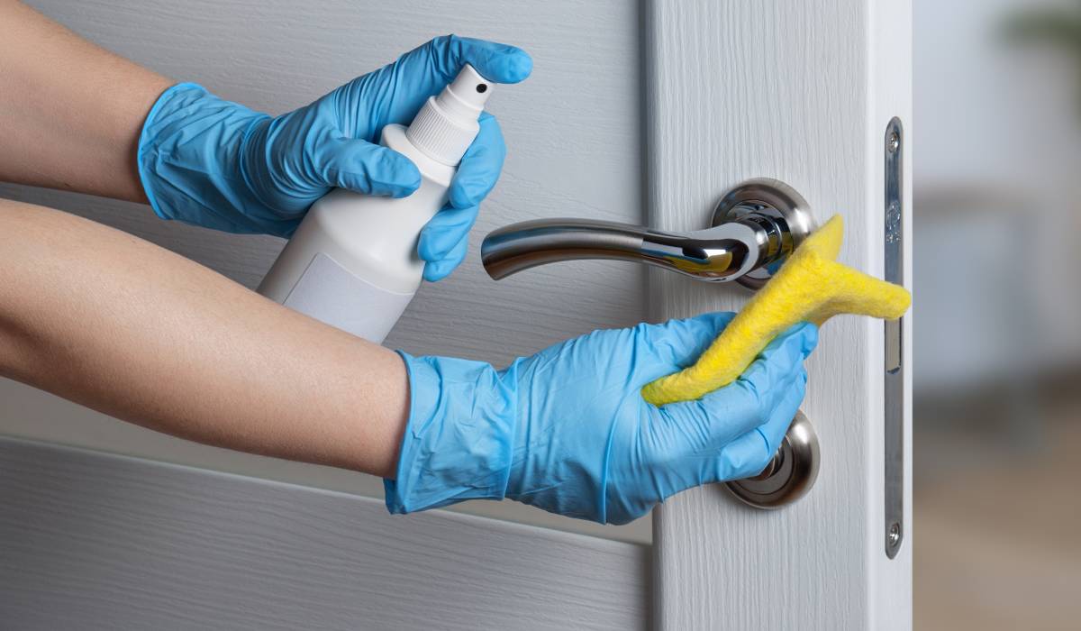 Deși considerate periculoase în caz de ingerare, noile cercetări sugerează că produsele de curățenie pot reprezenta o amenințare mult mai mare pentru sănătate prin inhalare