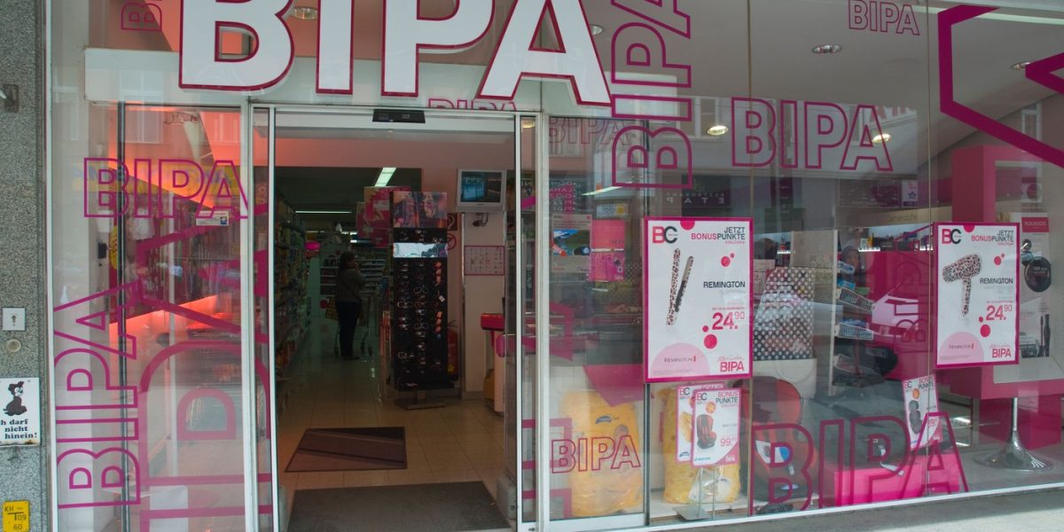 BIPA se extinde în România și angajează personal pentru noile magazine din București și Cluj