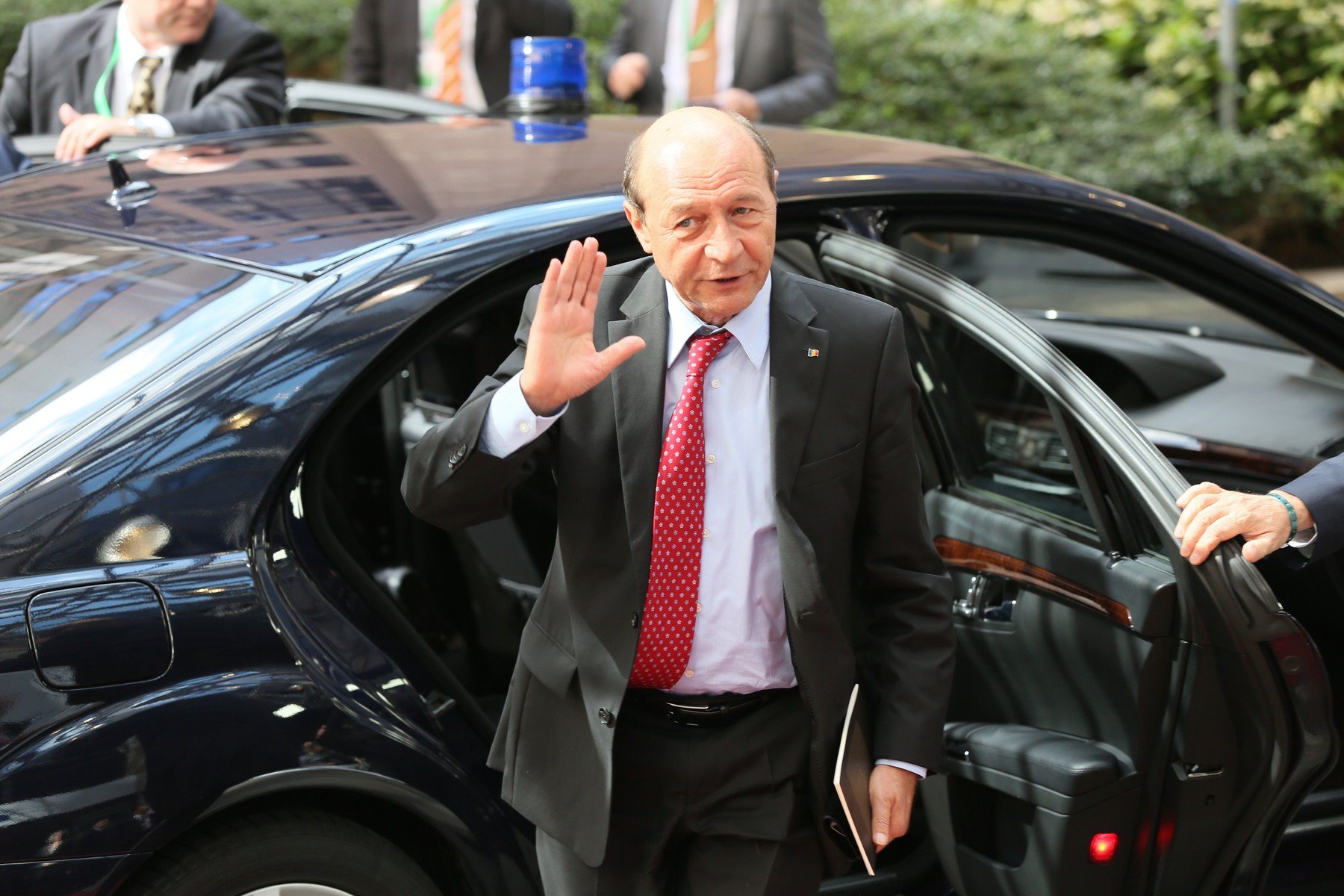 Fostul președinte Traian Băsescu a pledat pentru constituirea unei armate europene, considerând-o o alternativă viabilă la dependența de Statele Unite sub conducerea lui Donald Trump