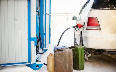 Poți să iei combustibil în canistră de la benzinărie? Reguli clare pentru șoferi