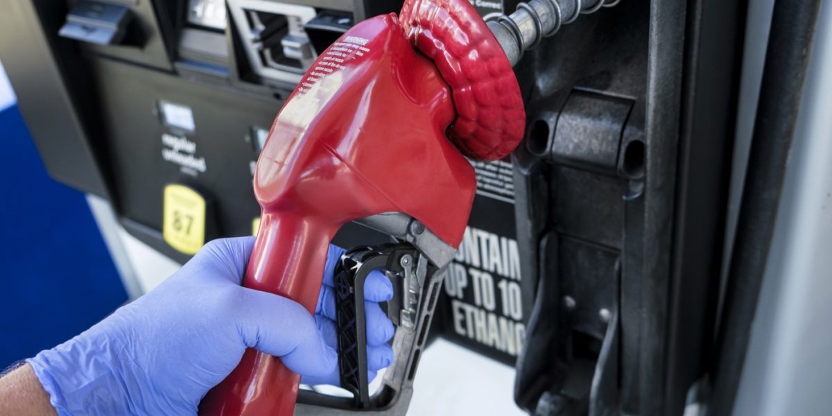 Cât costă litrul de benzină în Bulgaria? Românii fac plinul: merită, chiar?