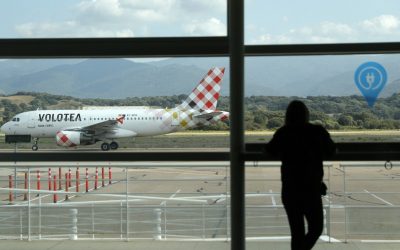 Avionul cu „taxă” ascunsă: Călătorii, puși să plătească mai mult din cauza scumpirii kerosenului