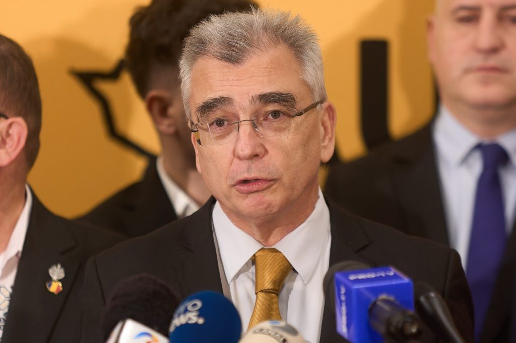 Moțiune de cenzură împotriva guvernului Bolojan: Scandal între Pace și AUR