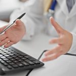 Concediul medical poate fi luat în calcul pentru vechimea în muncă, ce spun noile reguli