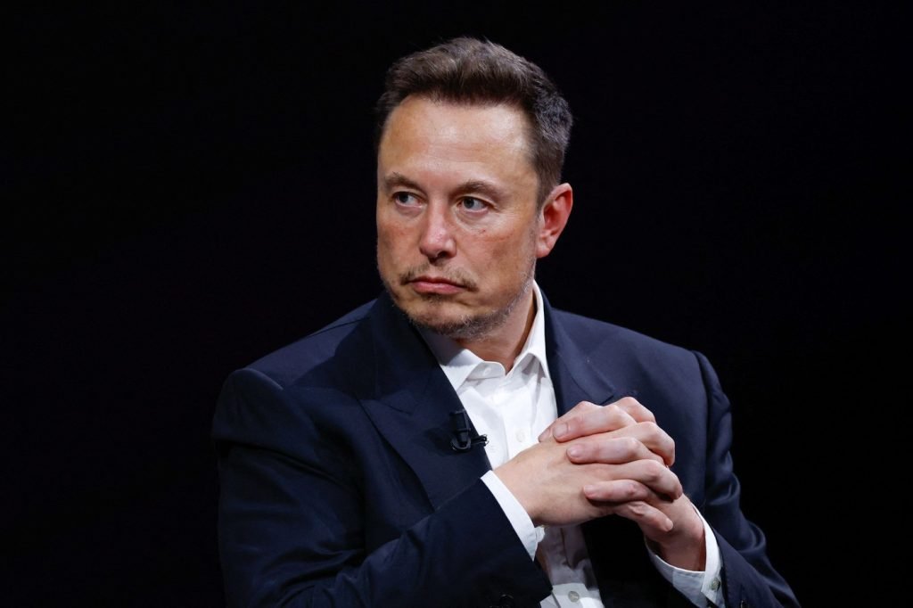 Elon Musk ia la țintă conducerea OpenAI: Sam ALTMAN și Greg BROCKMAN, vizați de mogulul tehnologiei Elon Musk, vizionarul din spatele Tesla și Space X, încearcă să obțină îndepărtarea lui Sam ALTMAN din funcția de director executiv (CEO) al OpenAI și a lui Greg BROCKMAN din cea de președinte al companiei de inteligență artificială