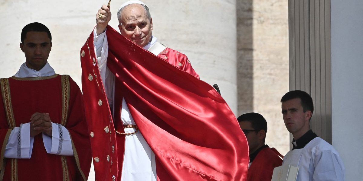 Trump, atac la Papa Francisc: Îi prefer pe-ai lui, e MAGA!