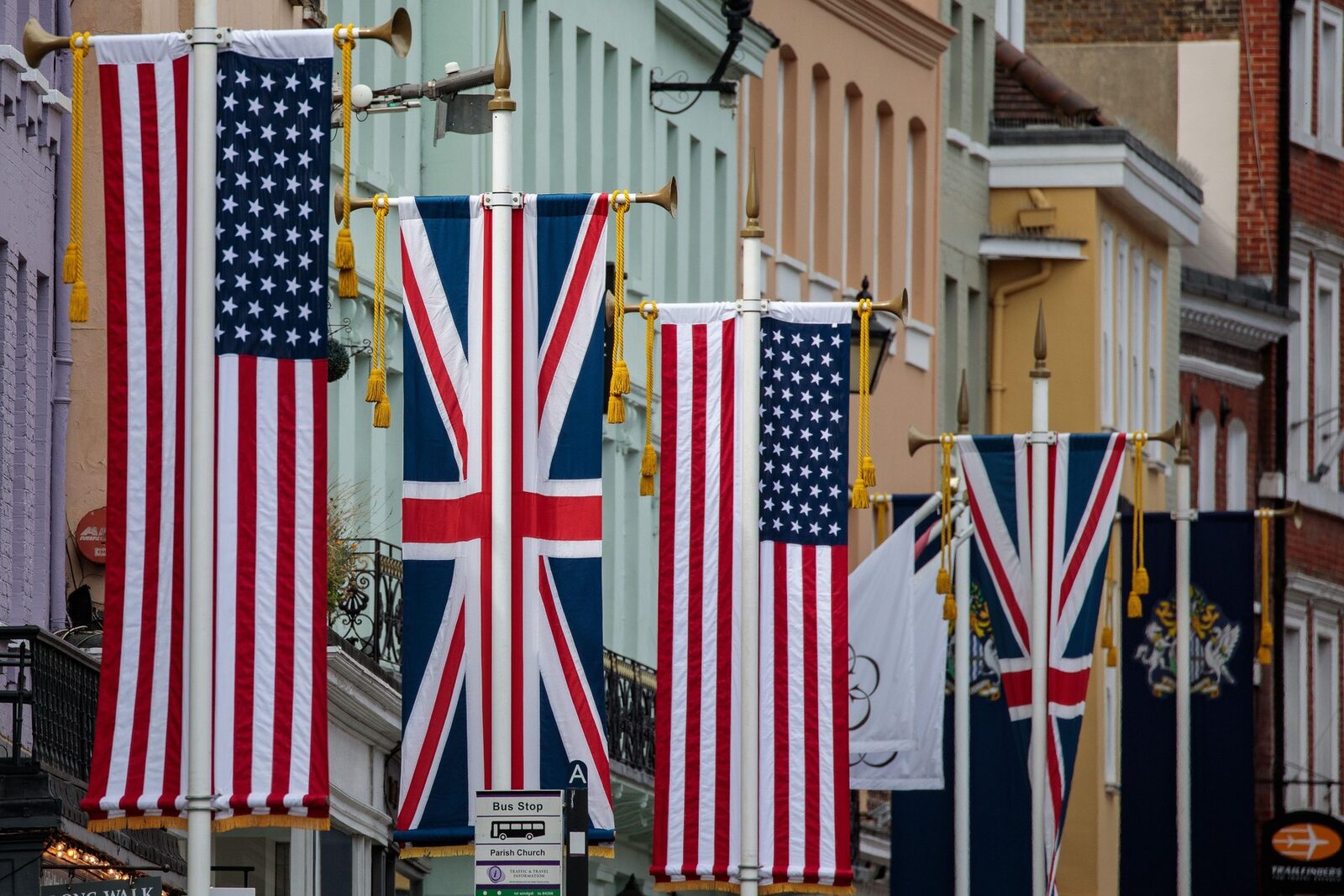 Trump, furios pe Marea Britanie: Rupe acordul comercial din cauza Iranului?