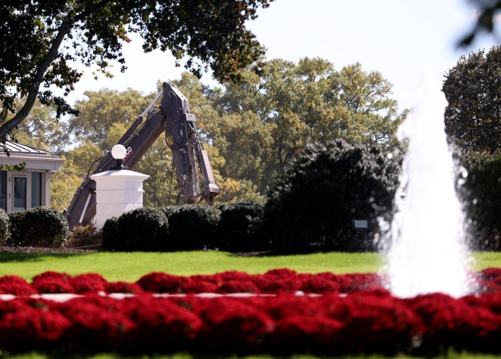 Trump, gata să reia lucrările la sala de bal de la Casa Albă până la audieri