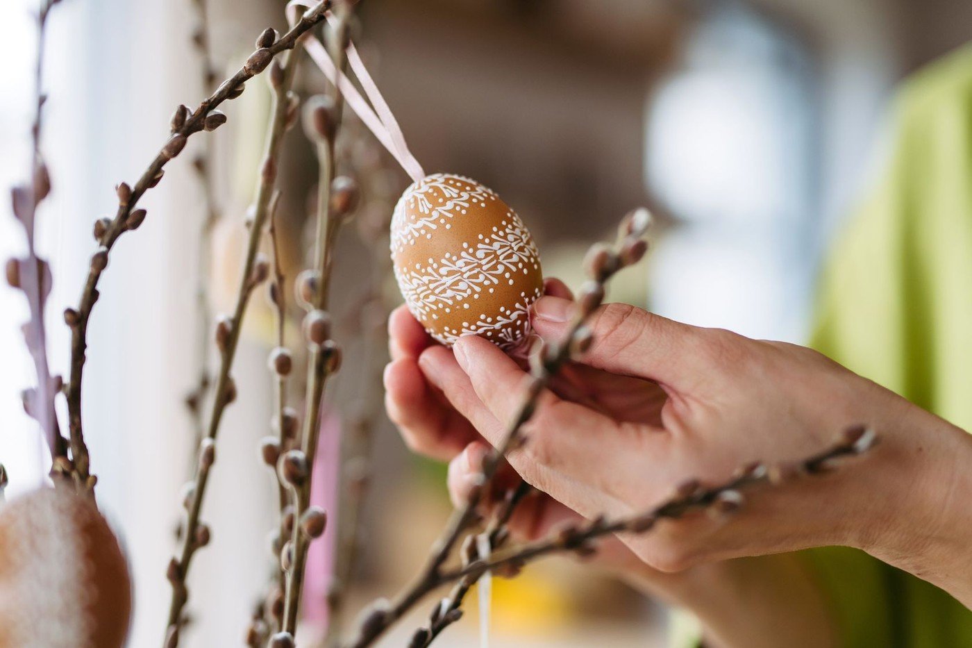 Floriile, sărbătoare cunoscută pentru semnificația religioasă și pentru tradițiile populare, sunt astăzi sărbătorite în întreaga țară