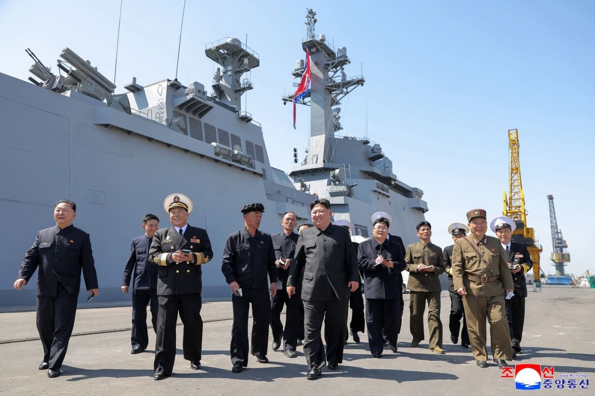 Kim Jong Un testează noua navă de război cu rachete nucleare