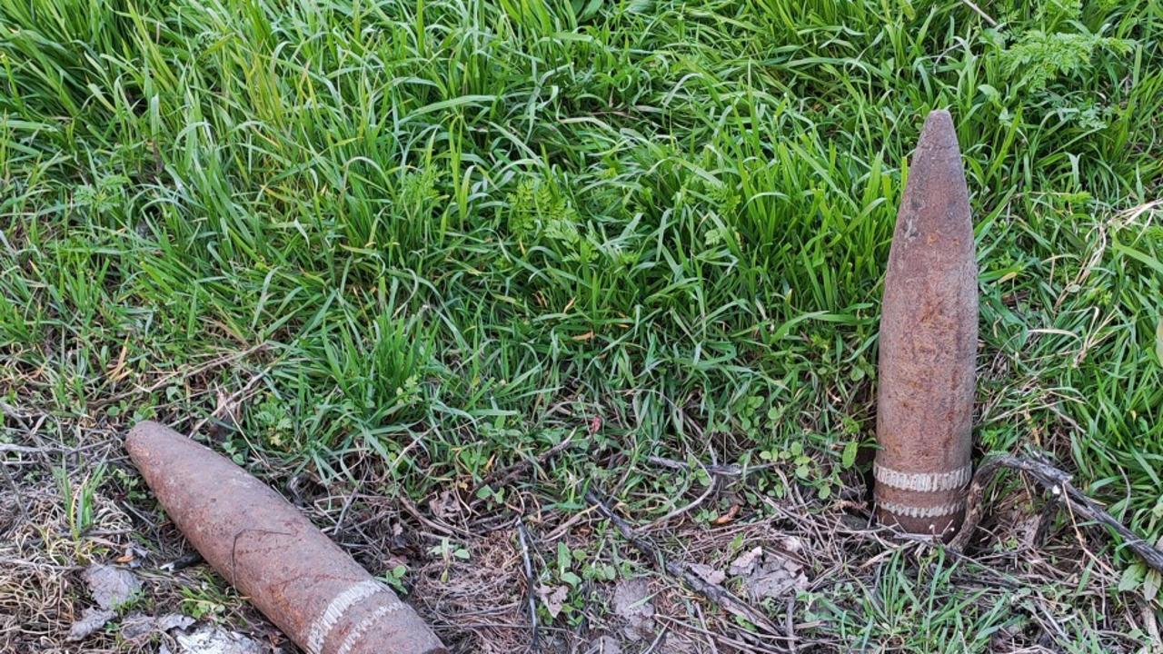 Două proiectile neexplodate, descoperite într-un sat din Galați