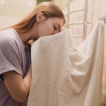 De ce miroase URÂT prosopul după spălare? SOLUȚII rapide să scapi de miros