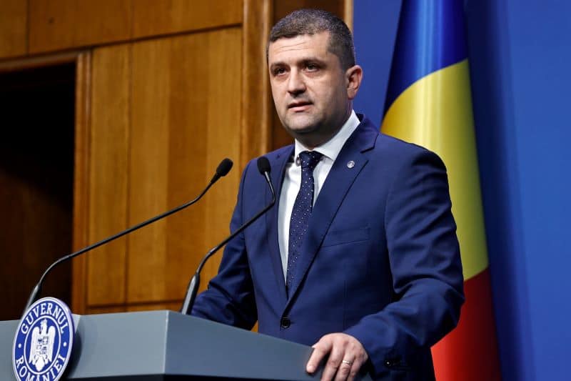 Miruță: Blocajul politic riscă să compromită contracte SAFE pentru România