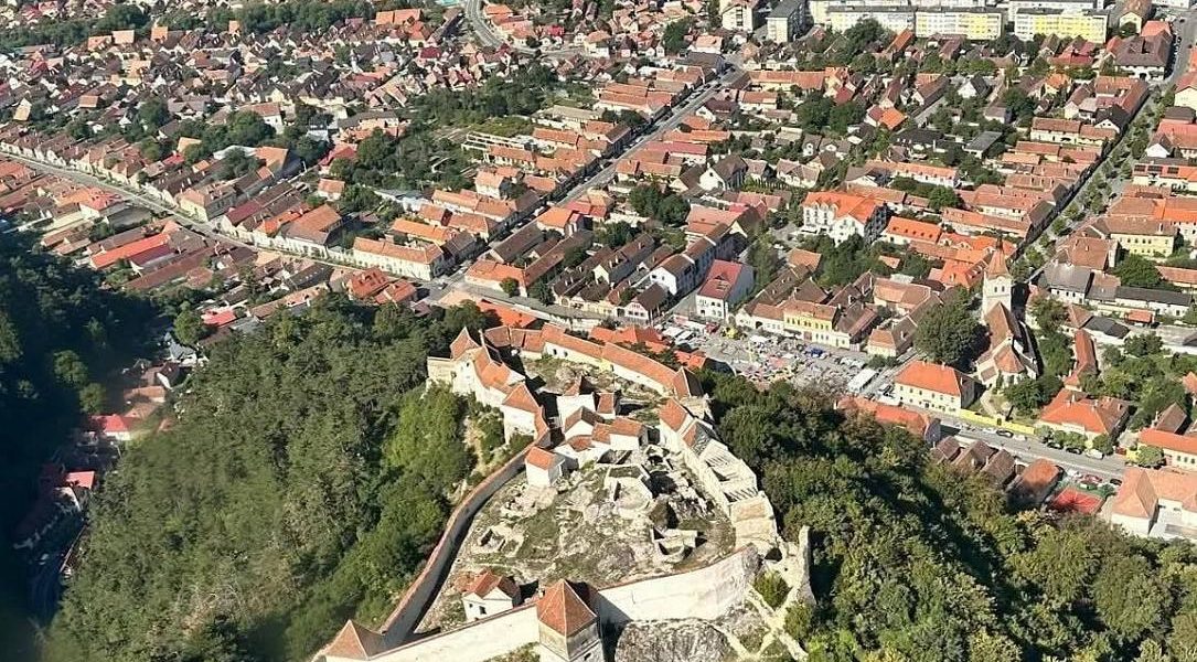 Râșnov: Fortăreața medievală intră în renovare. Primăria lansează licitație
