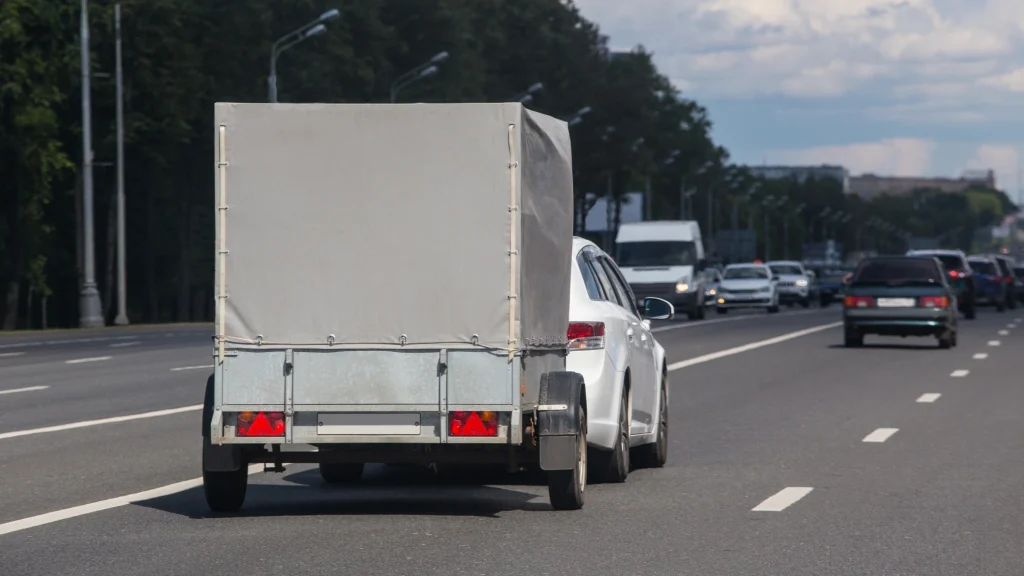 Taxe de drum în România: Ce trebuie să știe șoferii cu remorcă sau rulotă despre rovinietă