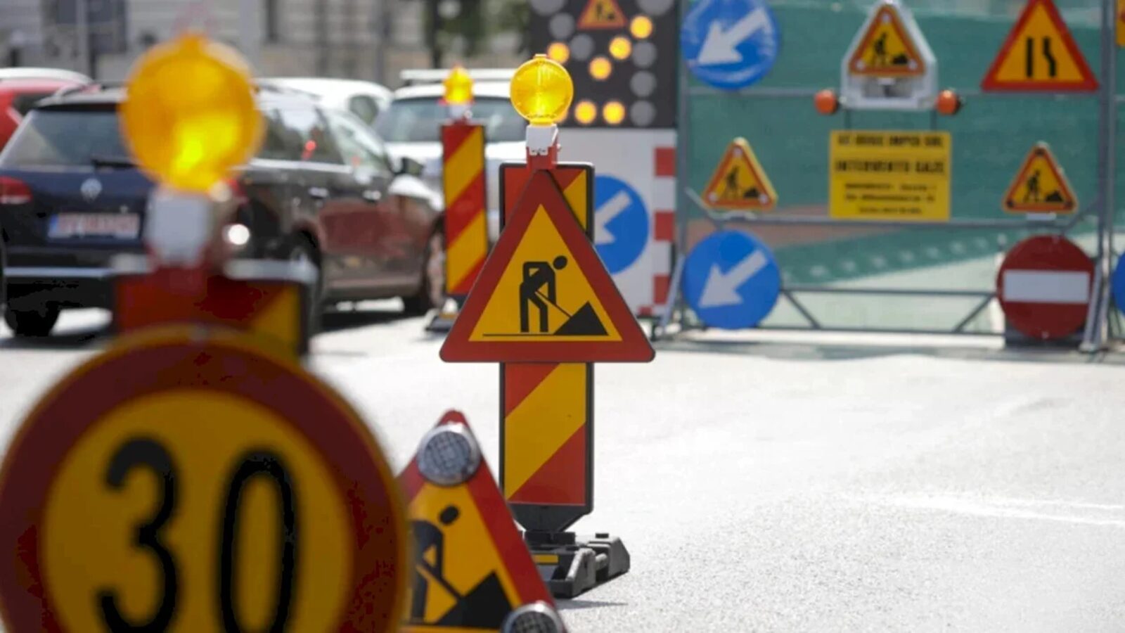 Restricții pe artere importante din București: Unde se circulă greu