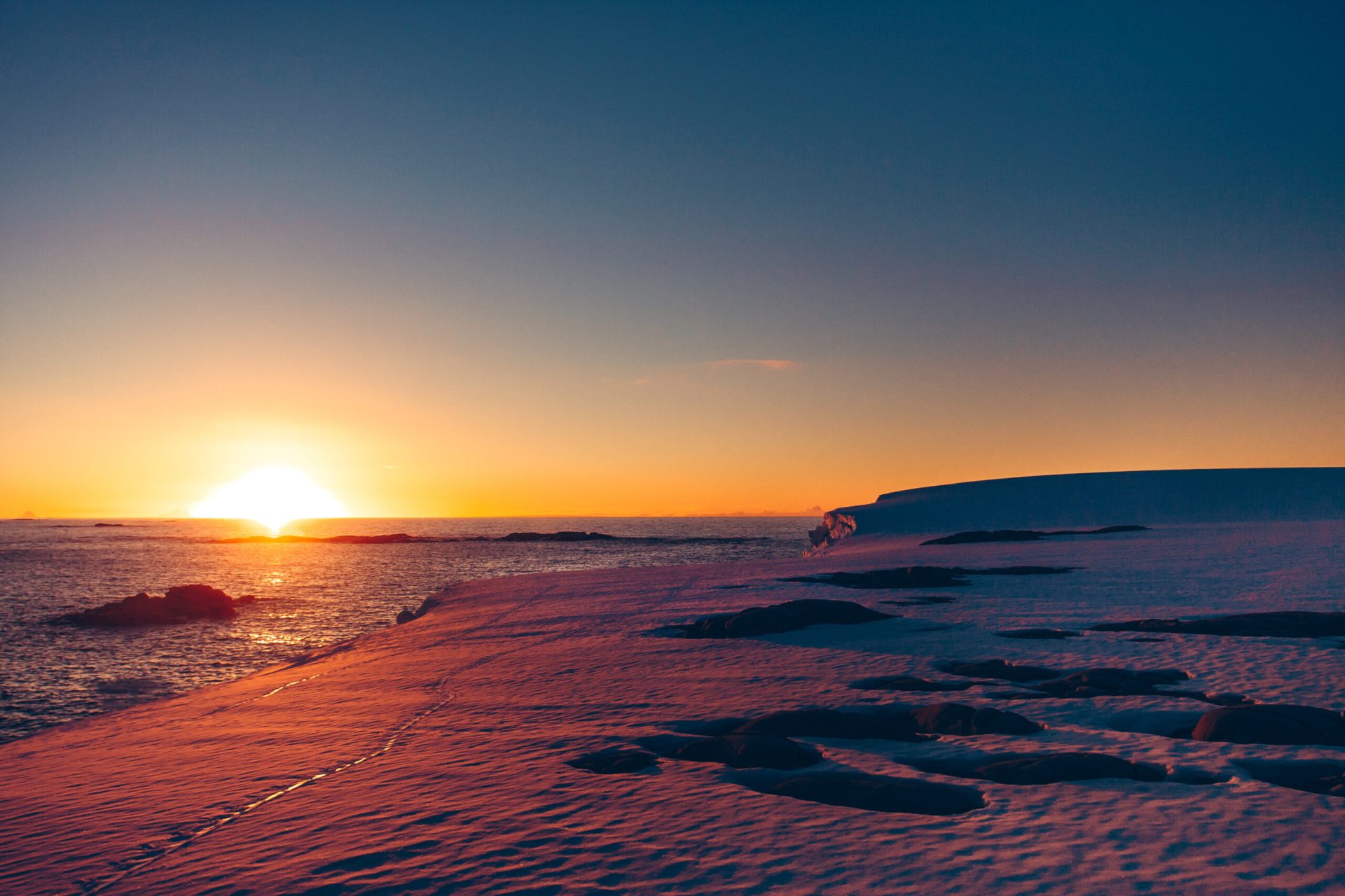 Antarctica ar putea deveni în curând o nouă frontieră a exploatării resurselor minerale, pe măsură ce ghețarii continentului se topesc în ritm accelerat