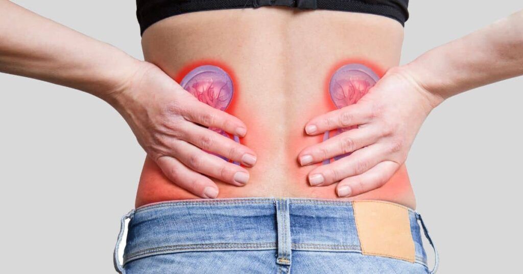 Apa, insuficientă: Ce legătură au pietrele la rinichi cu deficitul hidric?