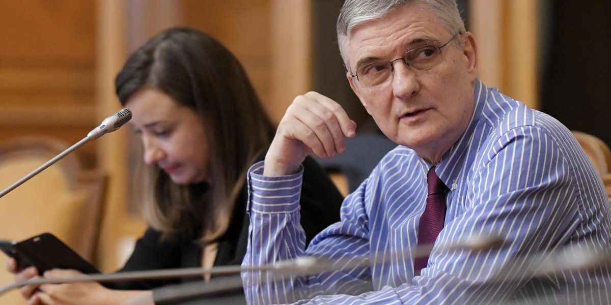 romanii-sa-fie-chibzuiti-cu-cheltuielile-sa-renunte-la-cele-non-esentiale-daianu-spune-ca-romania-po.webp - StiriAlese