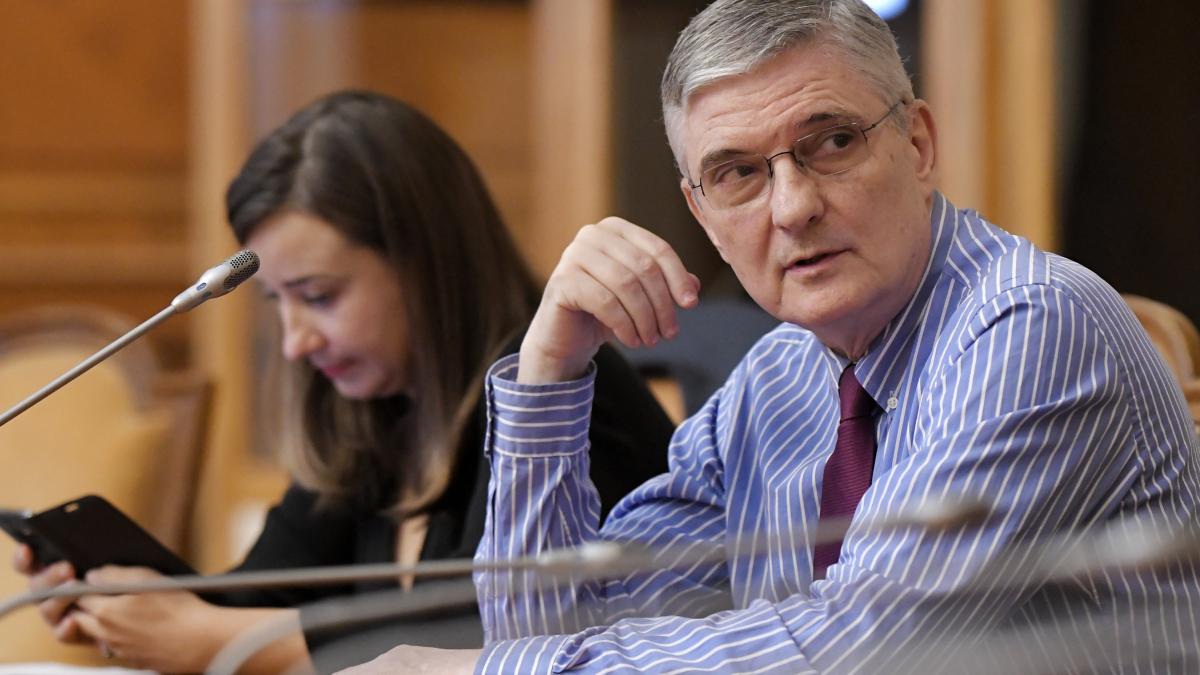 Președintele Consiliului Fiscal, Daniel Dăianu, avertizează asupra riscurilor ca economia României să intre în recesiune în contextul actual al creșterii prețurilor și conflictului geopolitic generat de războiul din Iran