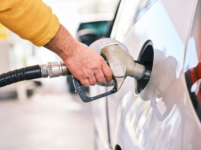 Rompetrol reia ieftinirea agresivă a benzinei, mai ieftină cu 63-84 bani/l decât în stațiile concurenței