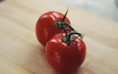 Lemn sau plastic în bucătărie: Care tocătoare rezistă mai bine testului?