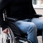 Pensionarii de invaliditate, pe muchie de cuțit în 2026: cine câștigă, cine pierde