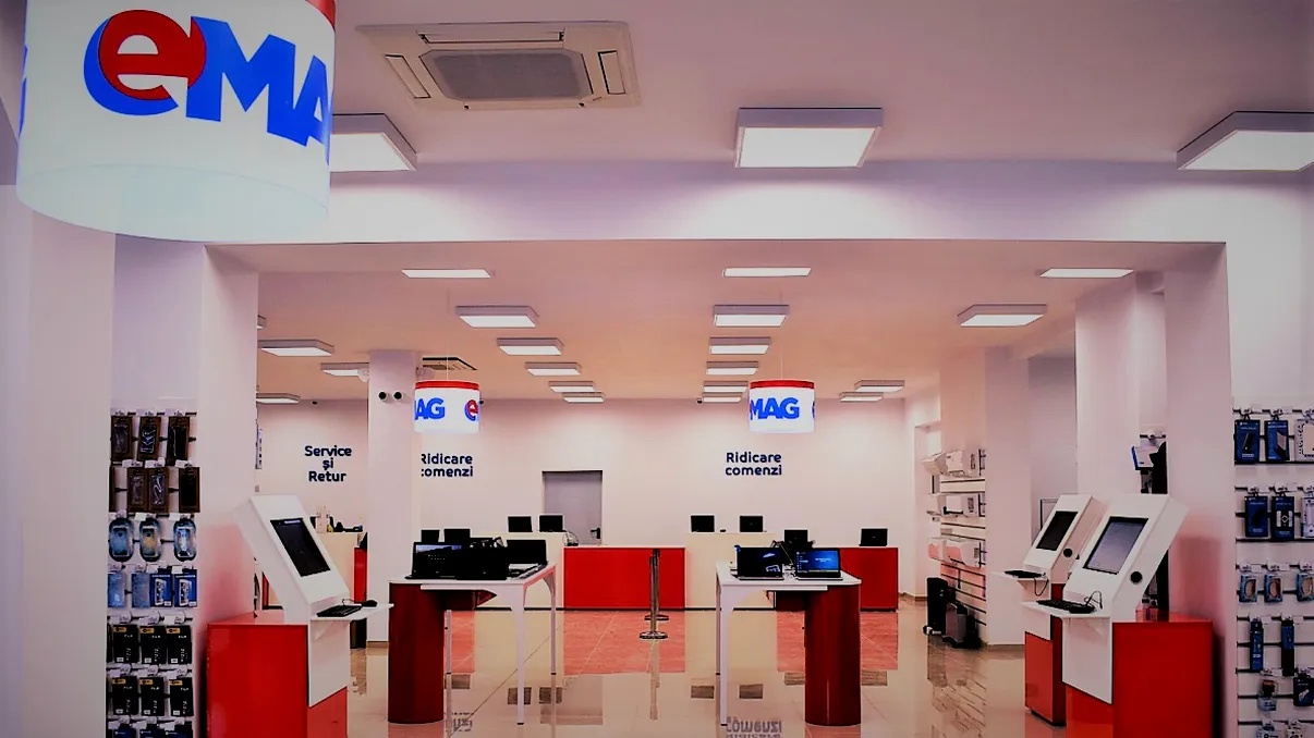 eMAG își redefinește strategia de fidelizare a clienților prin extinderea programului Genius și introducerea notificărilor pe WhatsApp, într-un moment crucial pentru consolidarea poziției pe piața de retail online din România