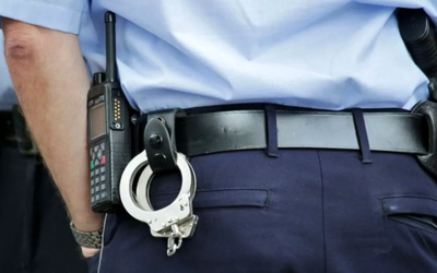 Vrânceanca A SPART capul unui polițist cu o piatră, în timpul scandalului