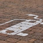 Gigantul fast-food se aliază cu industria auto electrică: Încărcare la drive-thru!