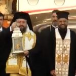 Sfânta Lumină de la Ierusalim a ajuns în România: Flacăra a fost adusă