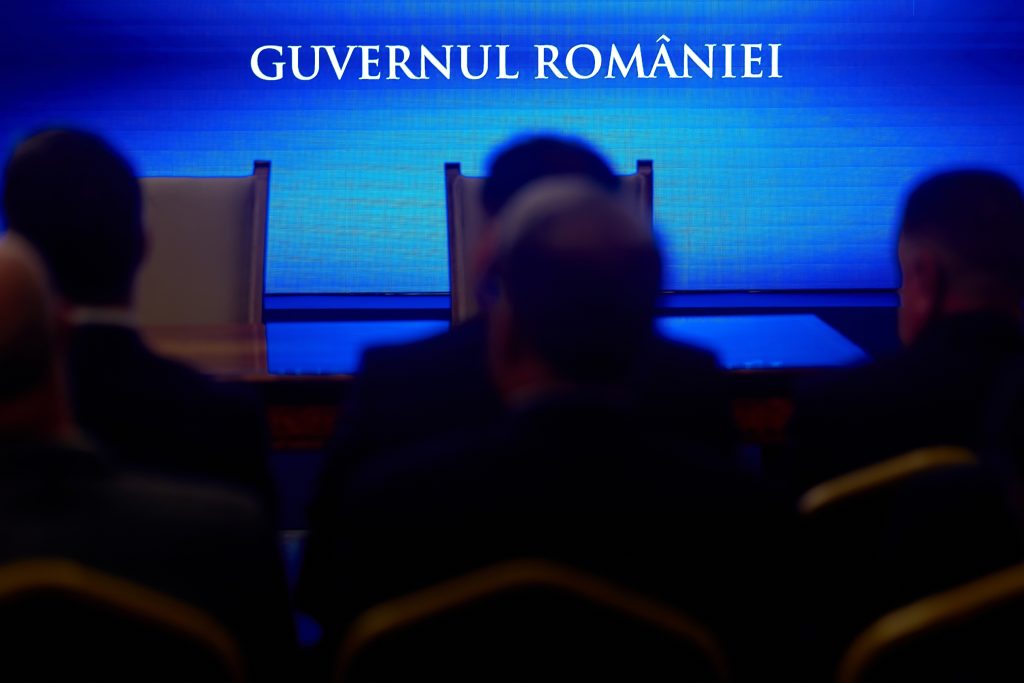 USR și PNL, pariuri pe Bolojan: „Să se pupe cu AUR”, e strategia