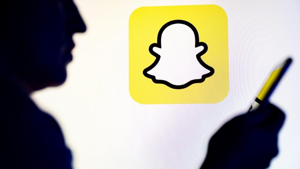 Snapchat restructurează masiv: Un sfert din angajați, dați afară. IA preia!