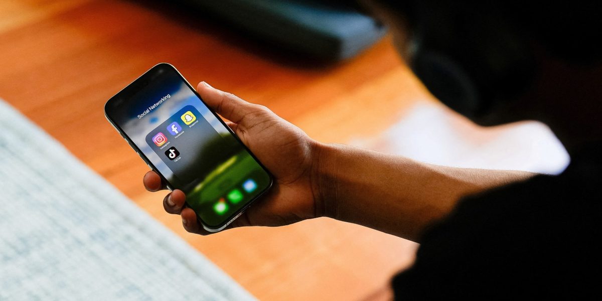 Verificarea vârstei, pas important: Donald Trump și România, în prim-plan