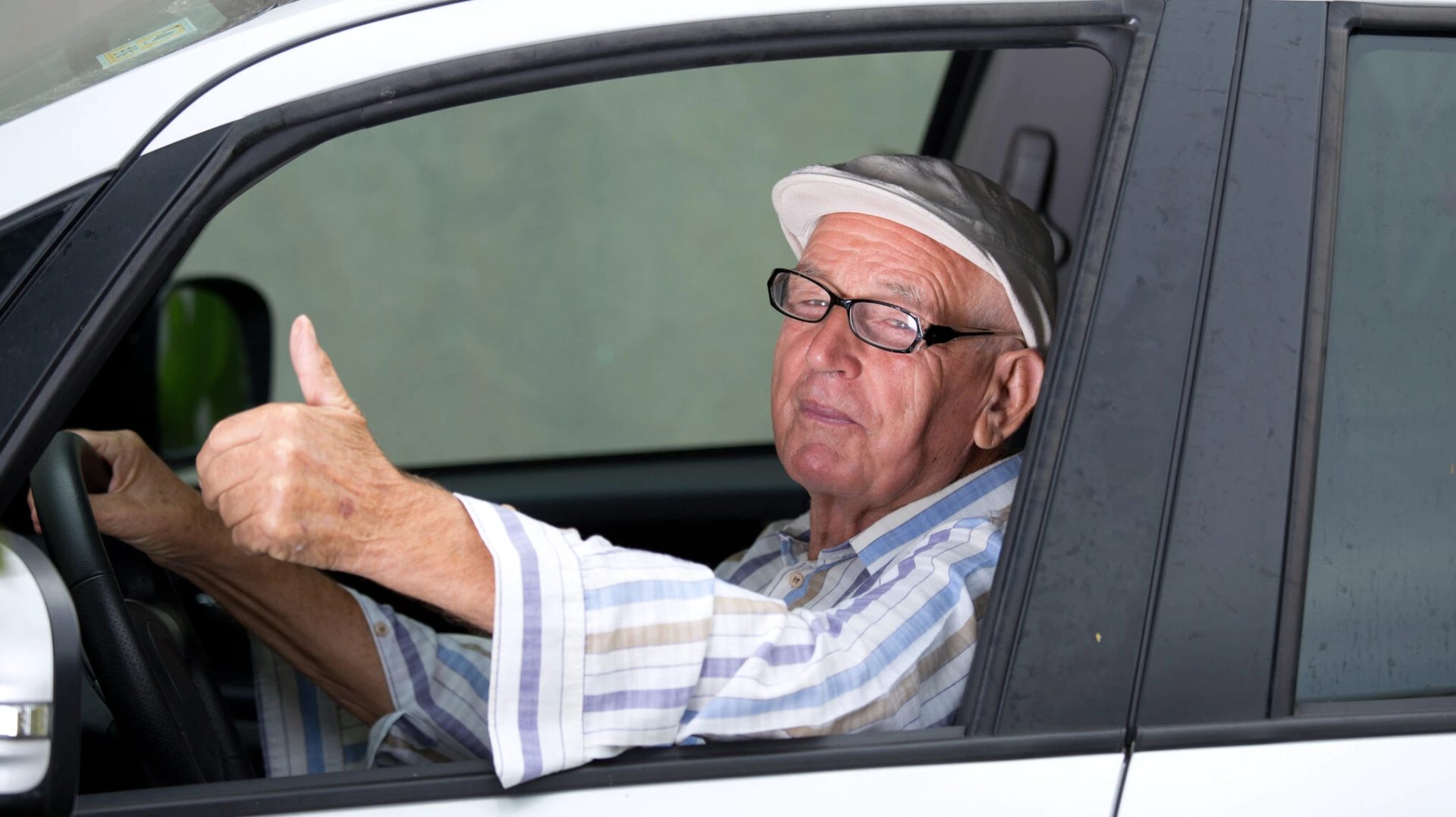Pentru mulți pensionari din România, permisul de conducere reprezintă mult mai mult decât un simple document oficial